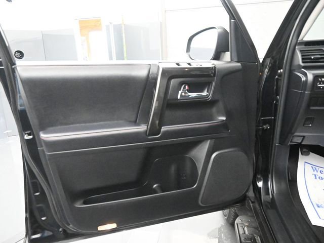 Used 2024 Toyota 4Runner TRD Off-Road image 10