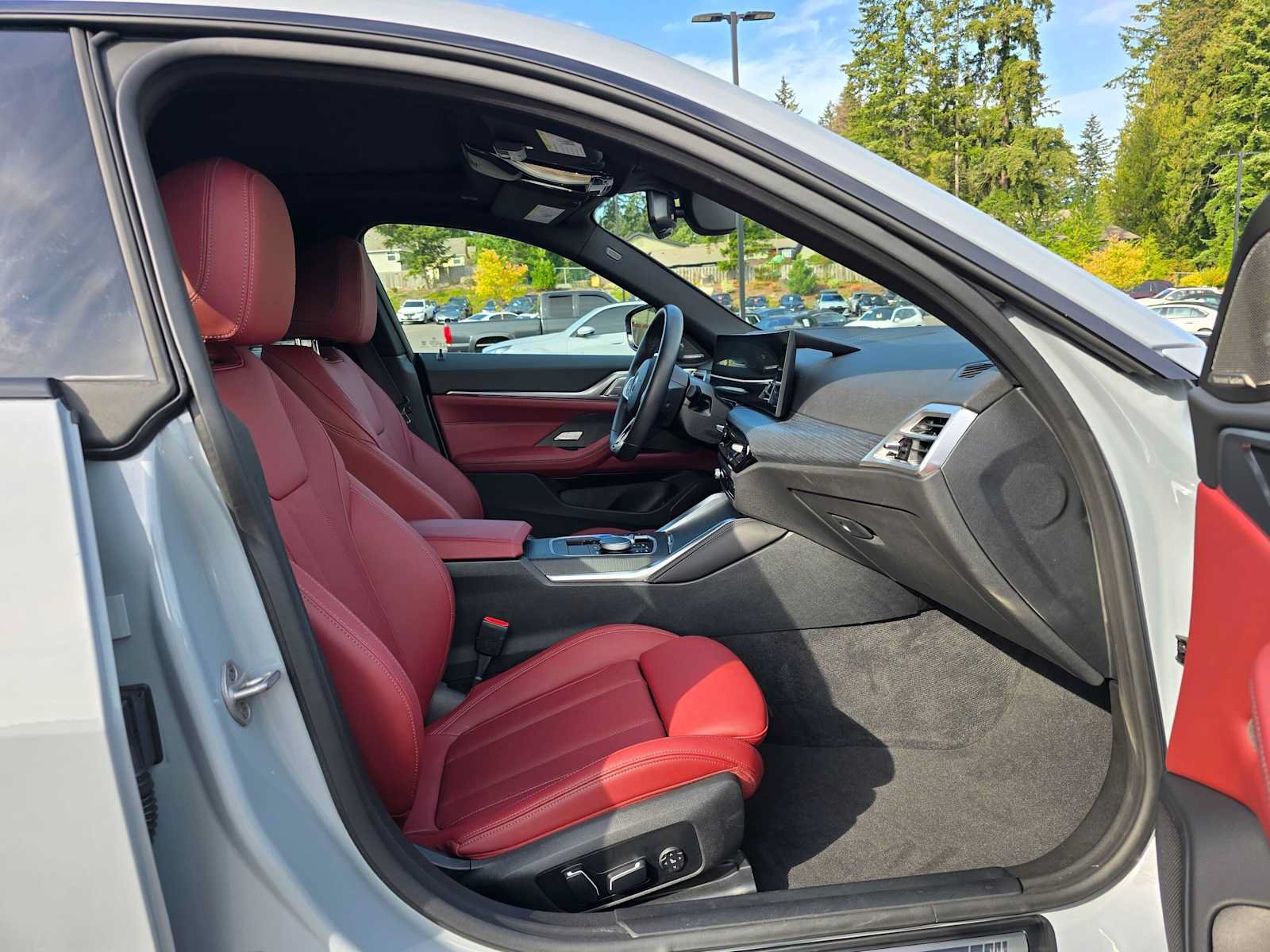 Used 2025 BMW i4 xDrive40i w/ M Sport Package AWD/4WD image 11