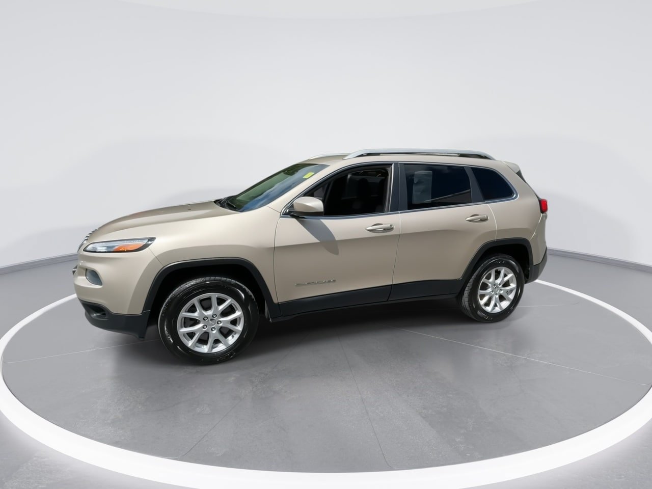 Used 2014 Jeep Cherokee Latitude AWD/4WD image 9