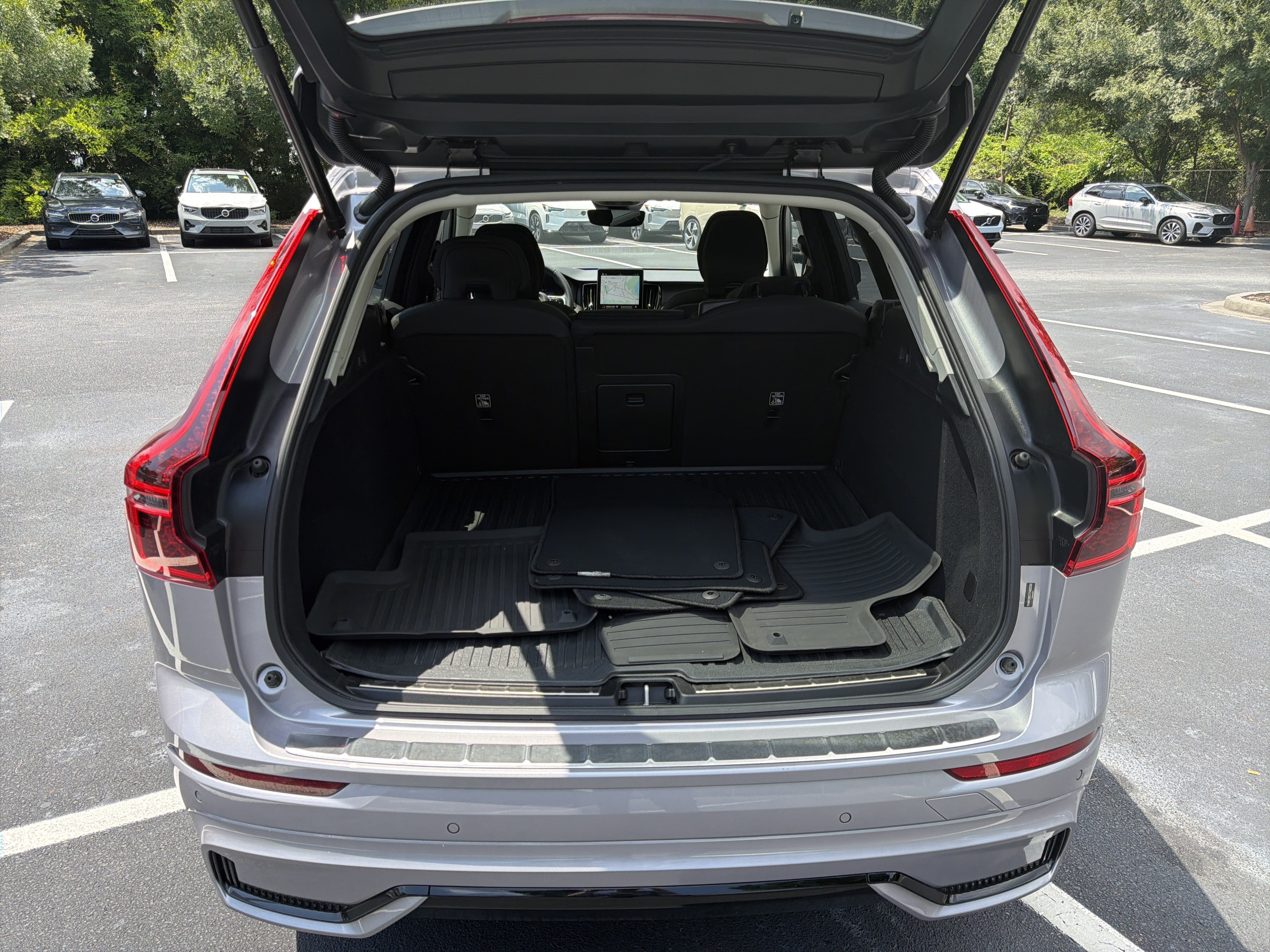 Certified 2026 Volvo XC60 B5 Plus AWD/4WD image 34