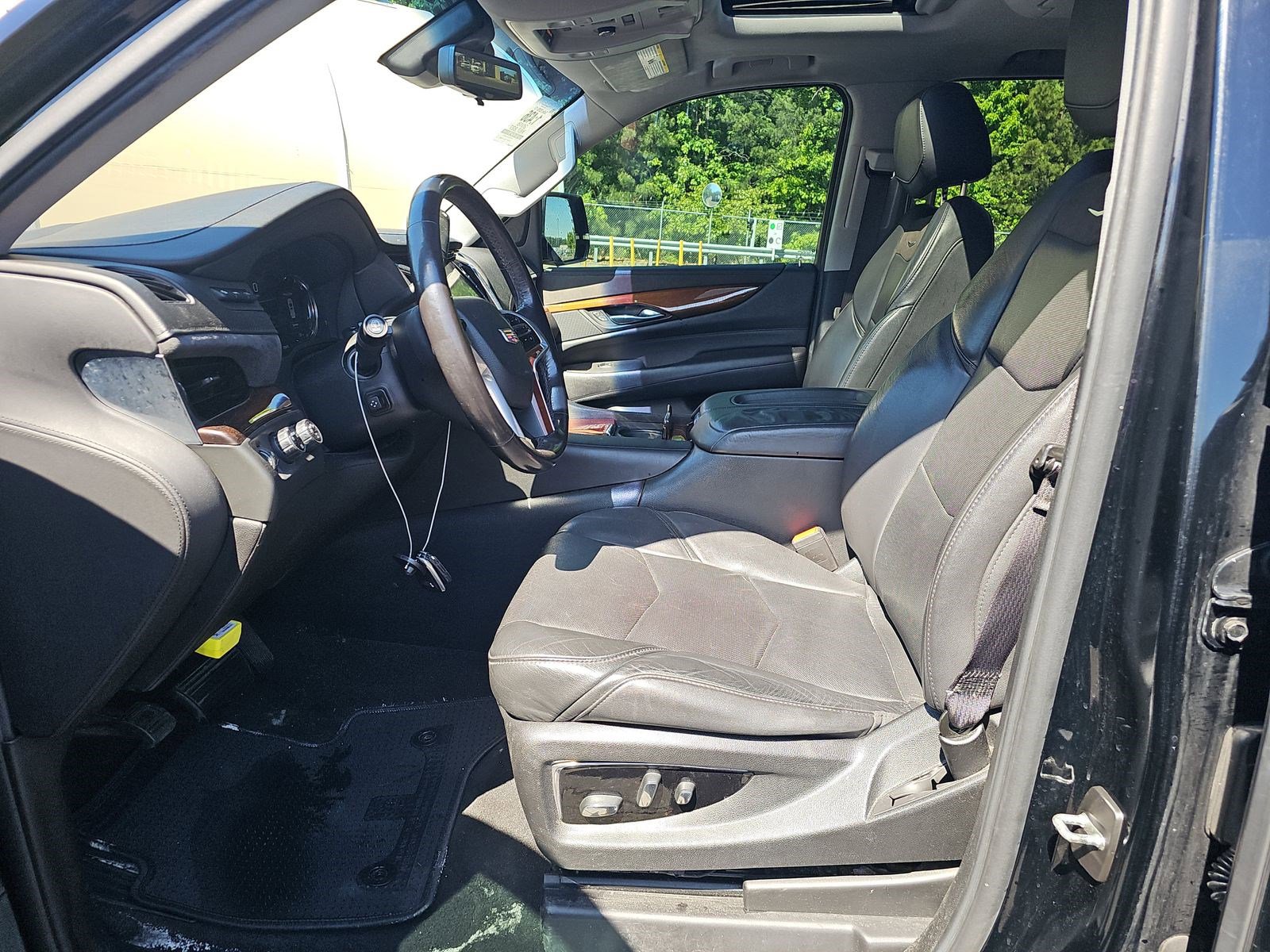 Used 2018 Cadillac Escalade Luxury AWD/4WD image 7