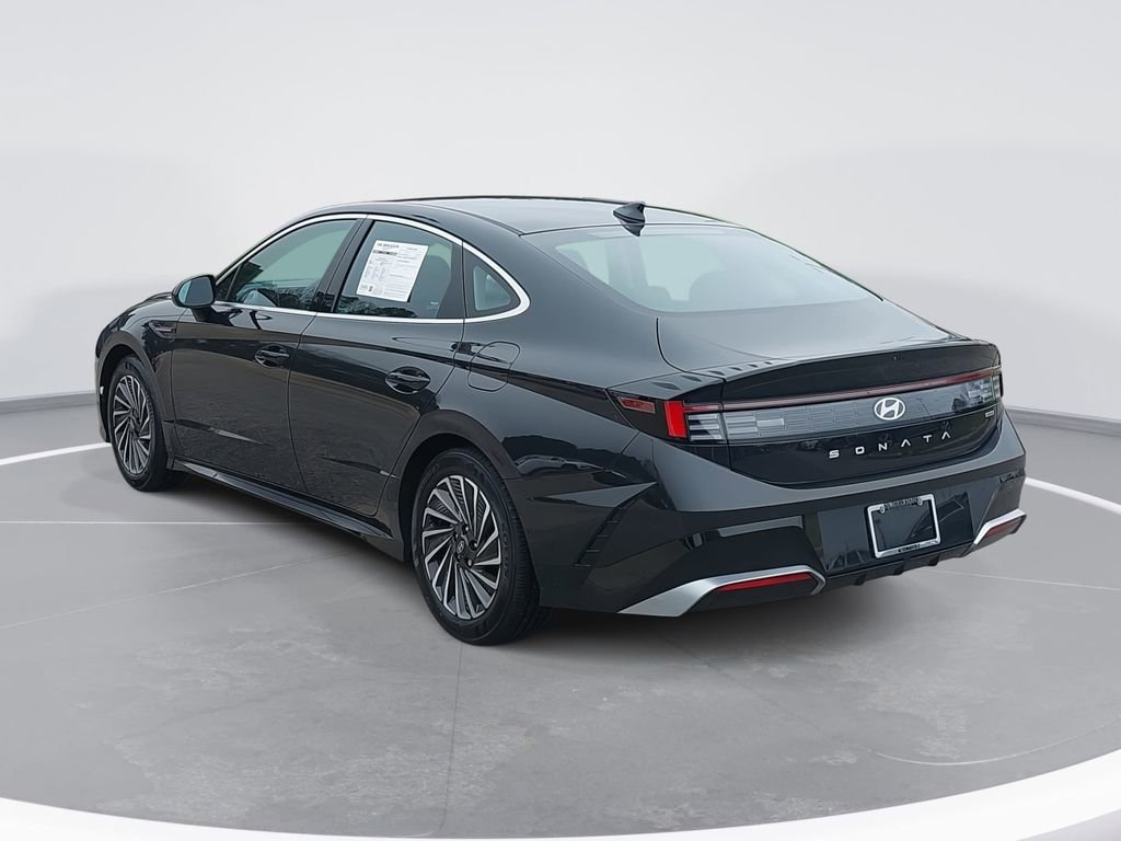 Certified 2025 Hyundai Sonata SEL image 2