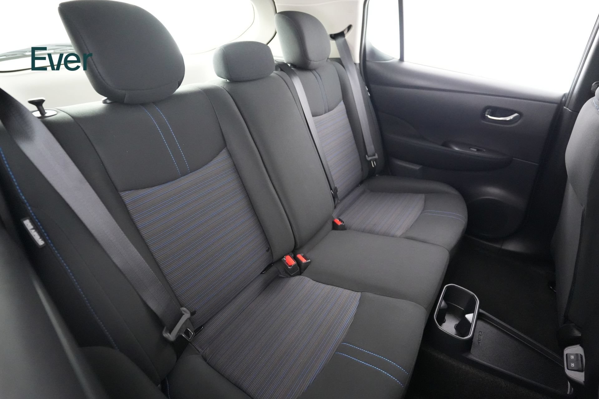 Used 2025 Nissan Leaf S FWD image 5