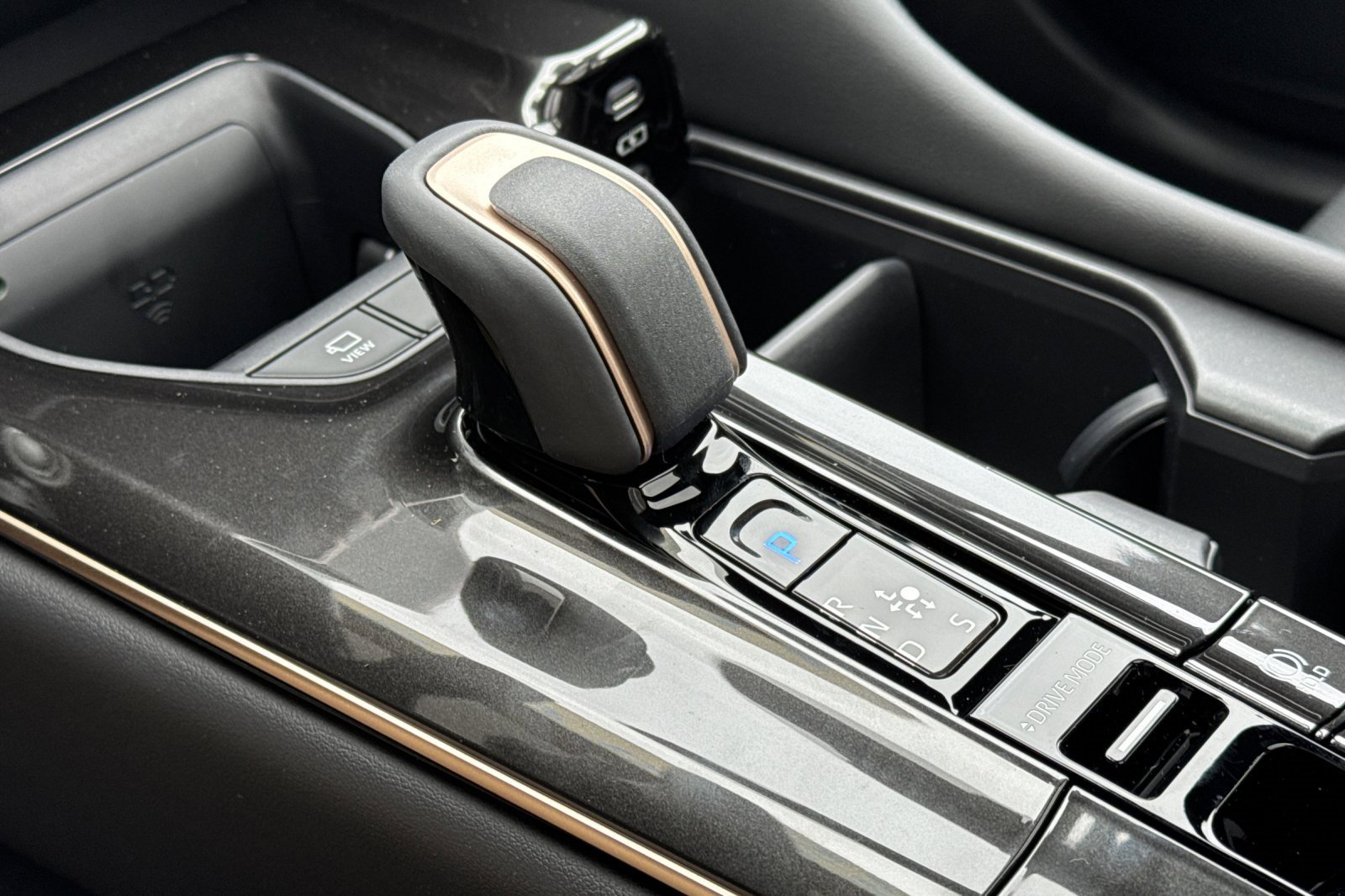 New 2025 Toyota Crown Signia image 21