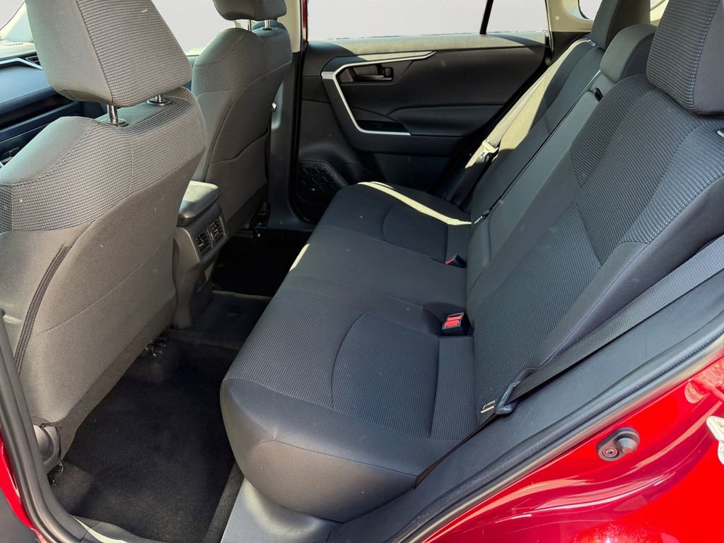 Used 2024 Toyota RAV4 LE AWD/4WD image 15
