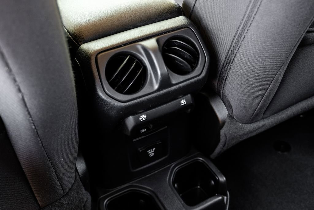 Used 2022 Jeep Gladiator Sport image 47