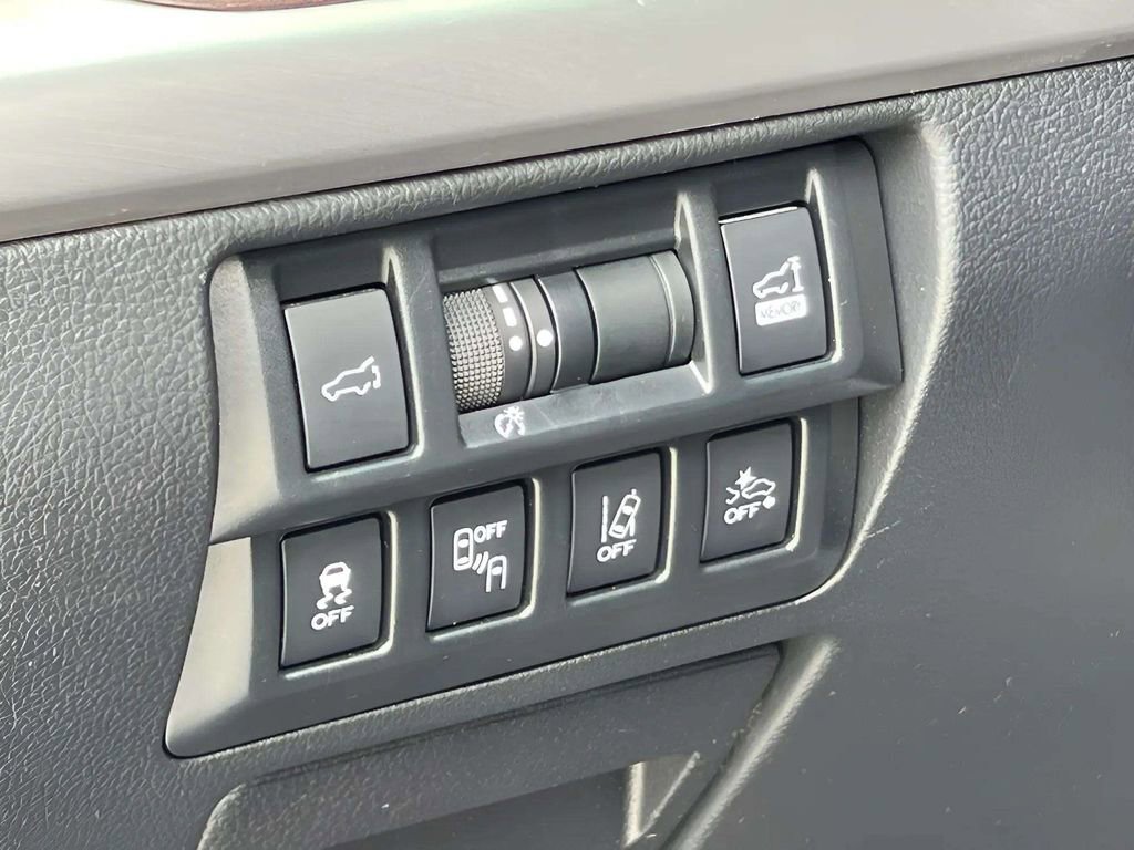 Used 2018 Subaru Outback 2.5i Limited AWD/4WD image 14