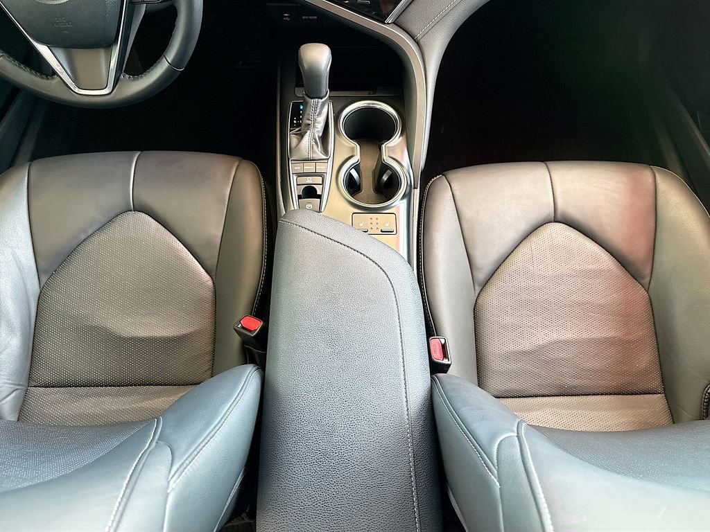 Certified 2018 Toyota Camry XSE FWD image 16