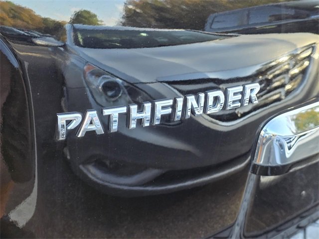 Used 2011 Nissan Pathfinder LE image 15