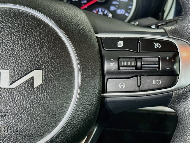 Used 2022 Kia K5 LXS FWD image 12