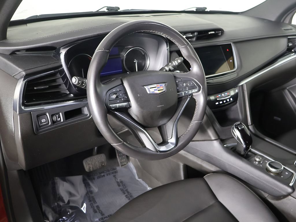 Used 2023 Cadillac XT6 Luxury image 30