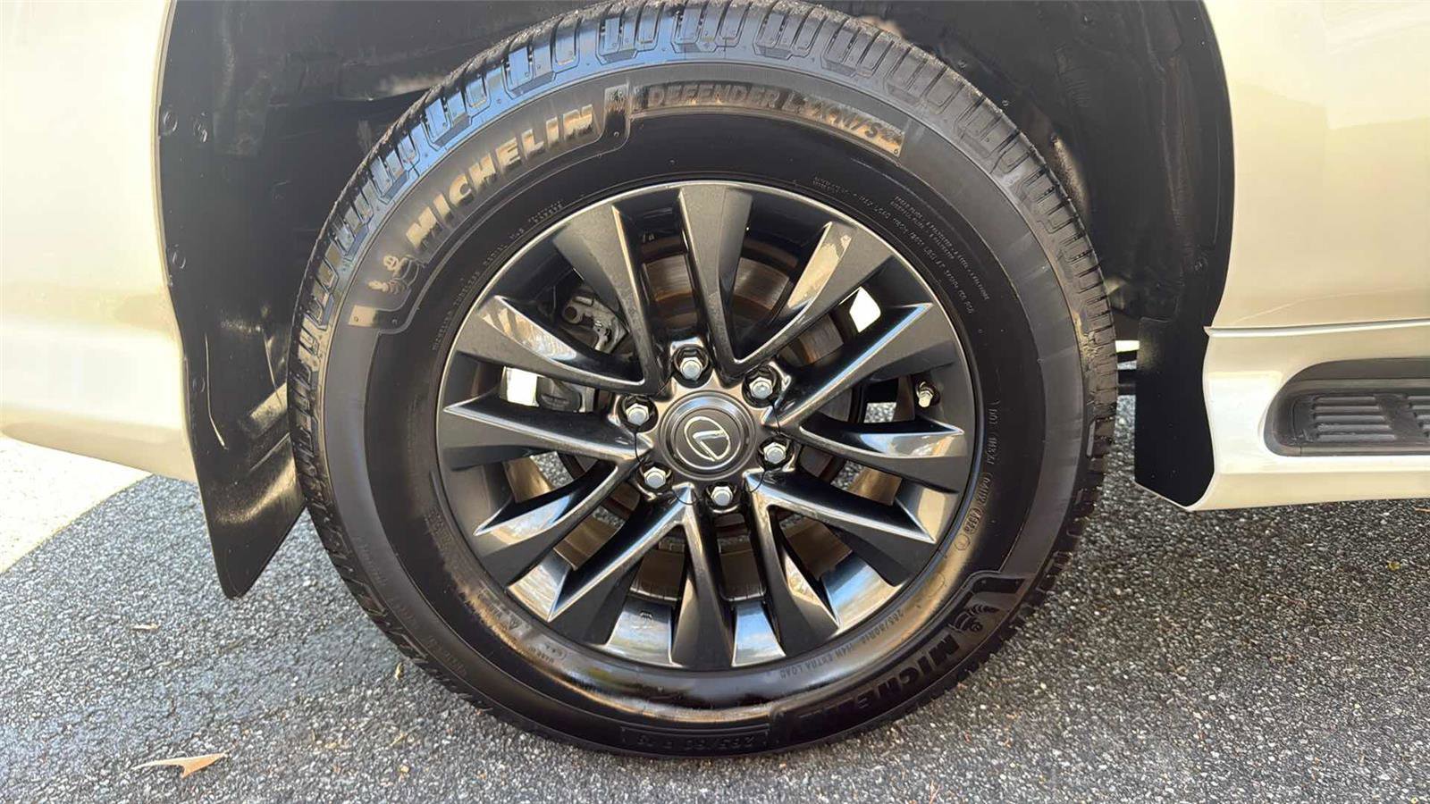 Used 2023 Lexus GX 460 Premium image 27