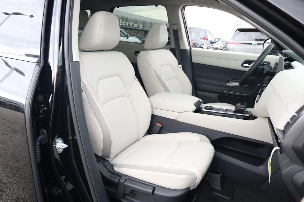 New 2026 Nissan Pathfinder SL w/ SL Premium Package AWD/4WD image 27