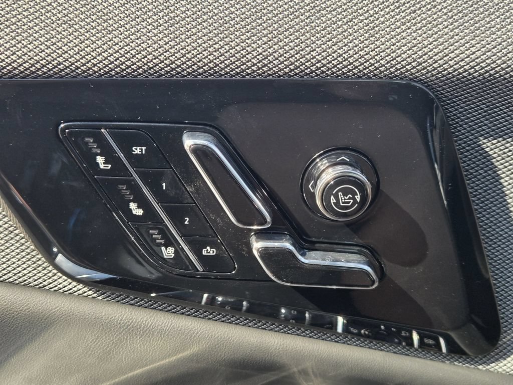 New 2027 Cadillac Optiq Premium Luxury AWD/4WD image 15