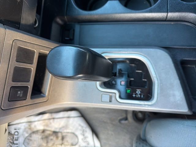 Used 2010 Toyota Tundra 4x4 CrewMax image 17