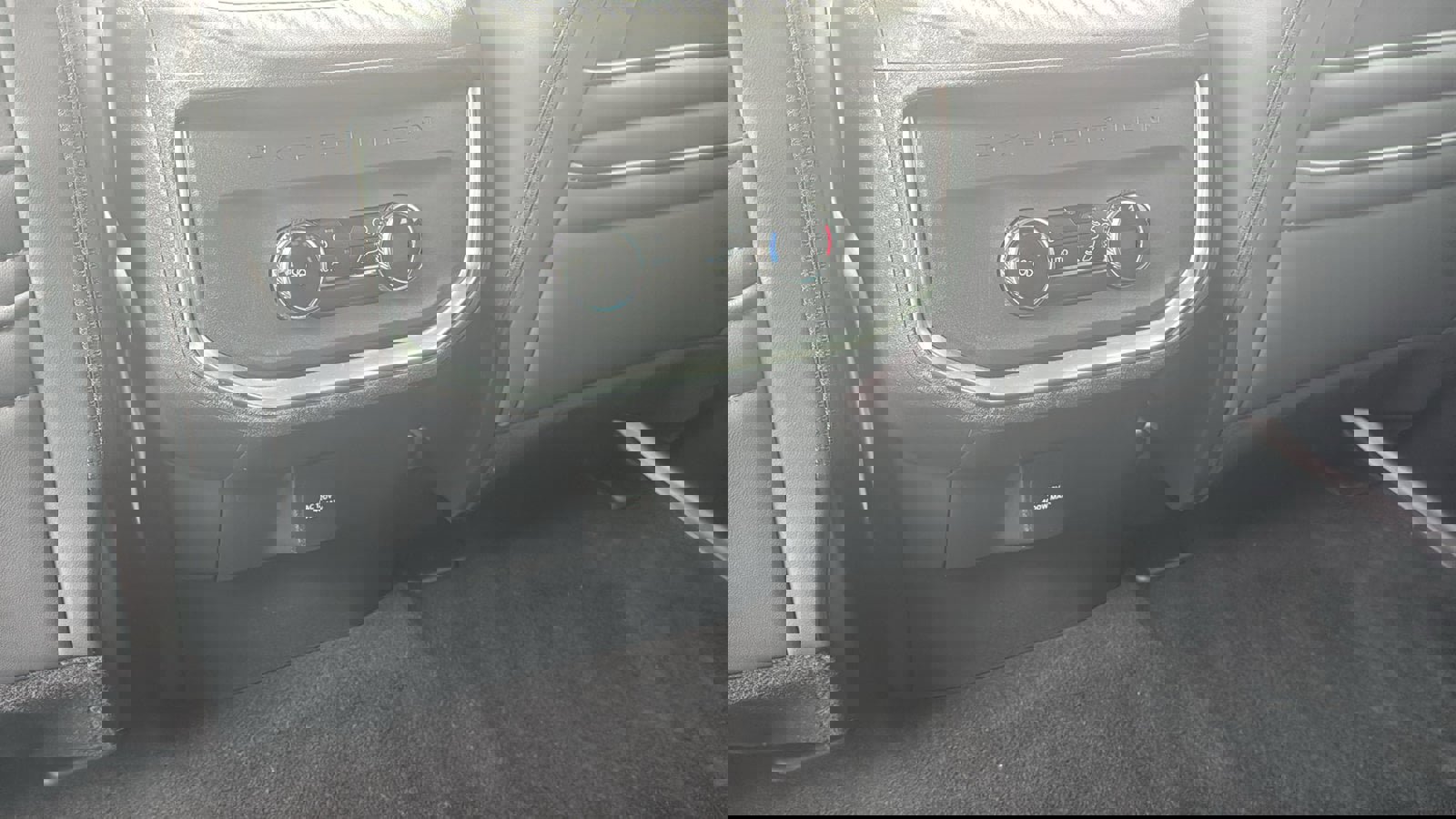 Used 2025 Ford Expedition Active image 27