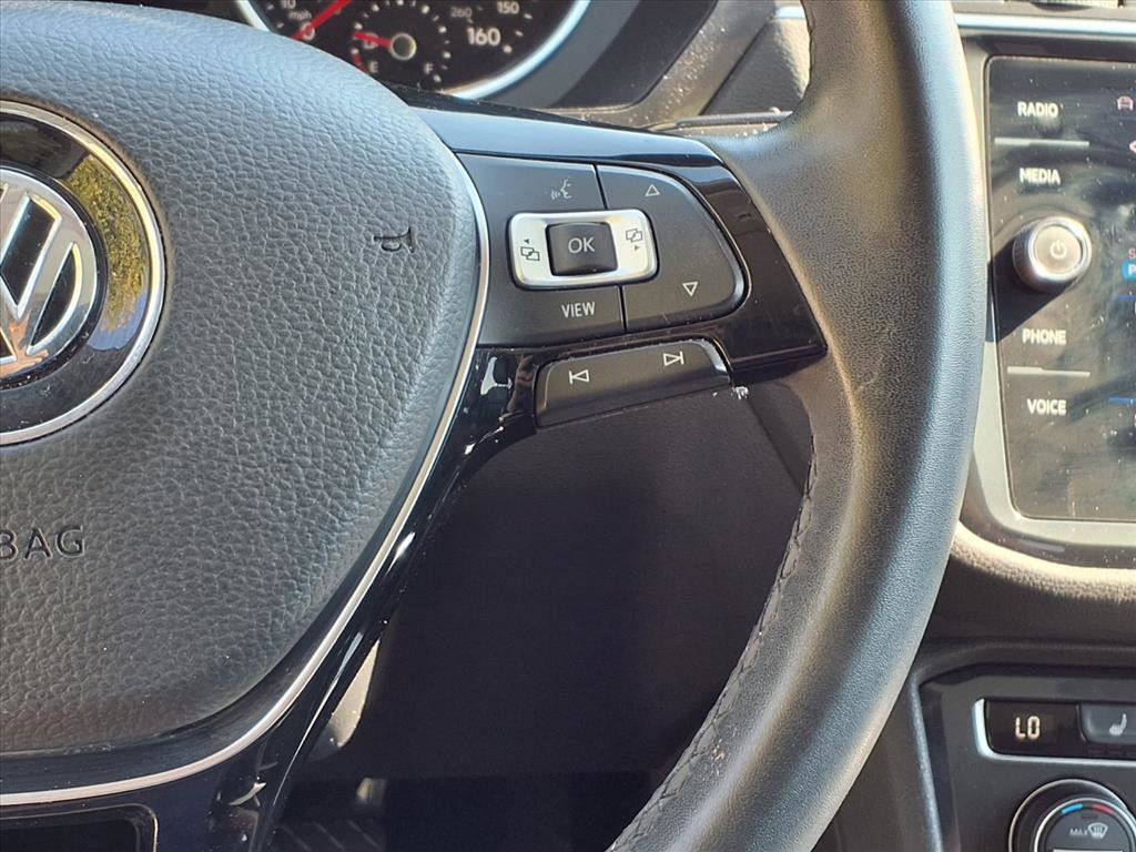 Used 2020 Volkswagen Tiguan SE image 20