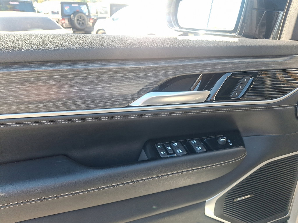 Used 2024 Jeep Wagoneer Series III image 22