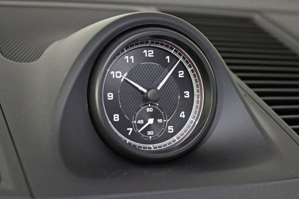 Used 2025 Porsche Macan image 25