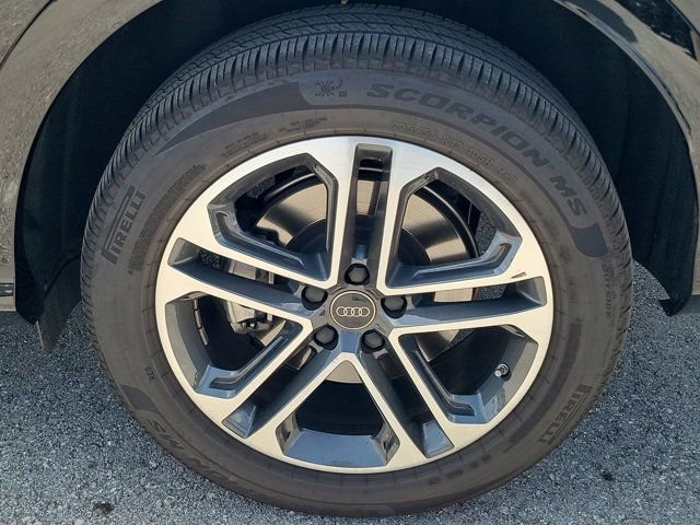 Certified 2025 Audi Q5 Premium w/ Premium Plus AWD/4WD image 10