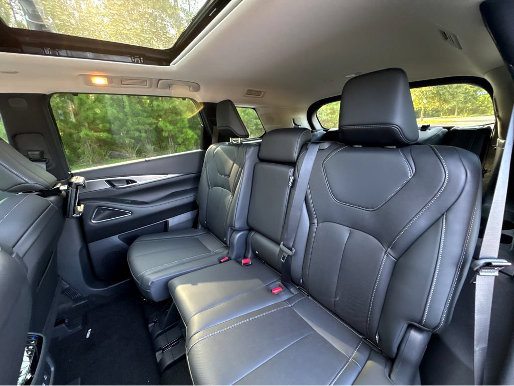 New 2025 INFINITI QX60 Luxe w/ Black Edition FWD image 25