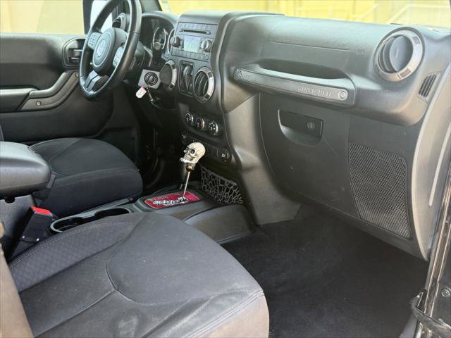 Used 2017 Jeep Wrangler Sport w/ Quick Order Package 24S AWD/4WD image 17