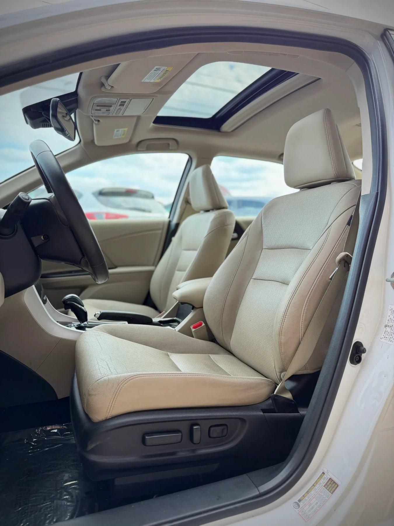 Used 2017 Honda Accord EX-L image 7