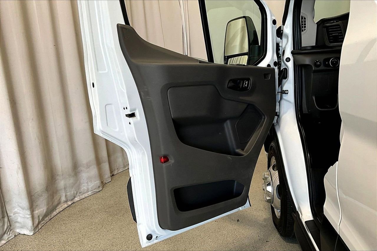 Used 2023 Ford Transit 350 XLT image 24