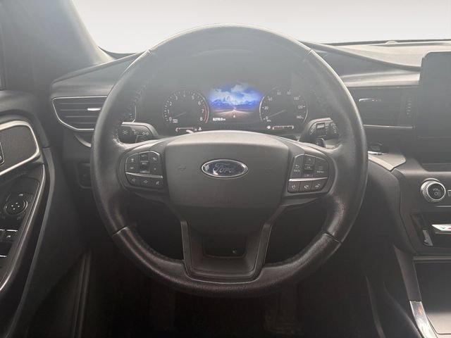 Used 2020 Ford Explorer XLT w/ Equipment Group 202A AWD/4WD image 12