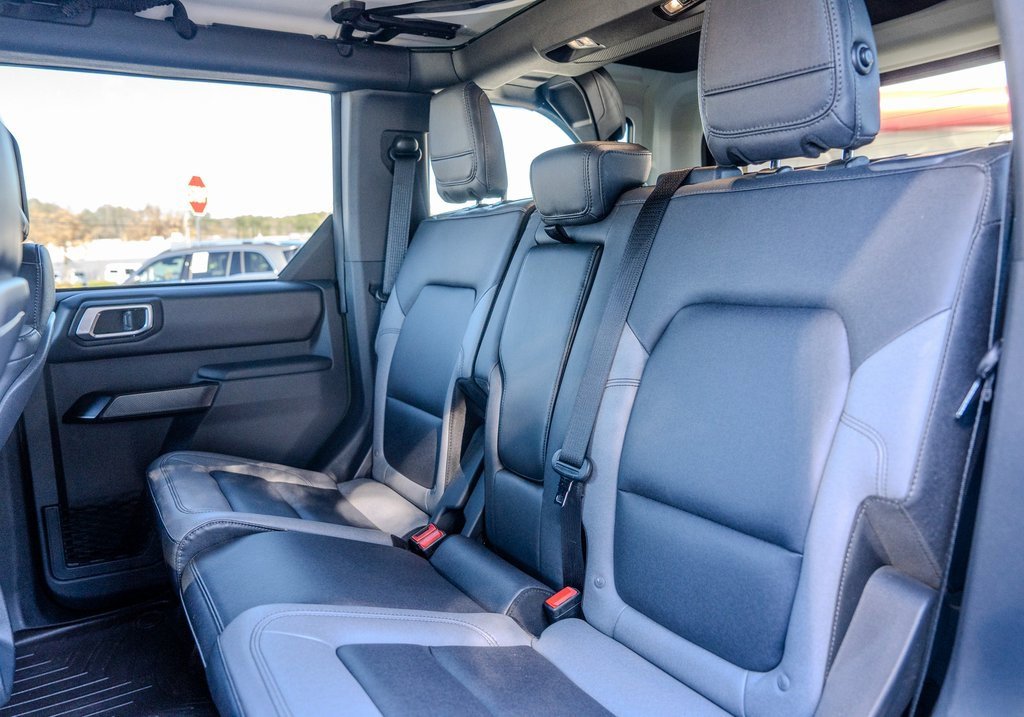Used 2025 Ford Bronco Badlands image 19