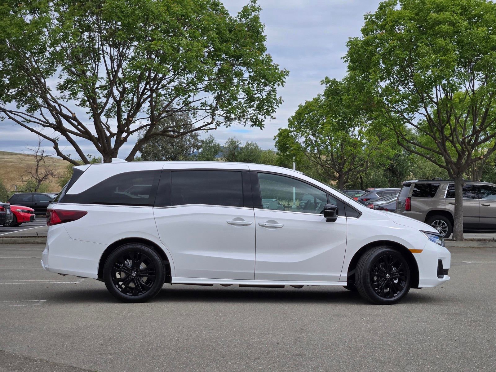 New 2026 Honda Odyssey Sport-L image 3