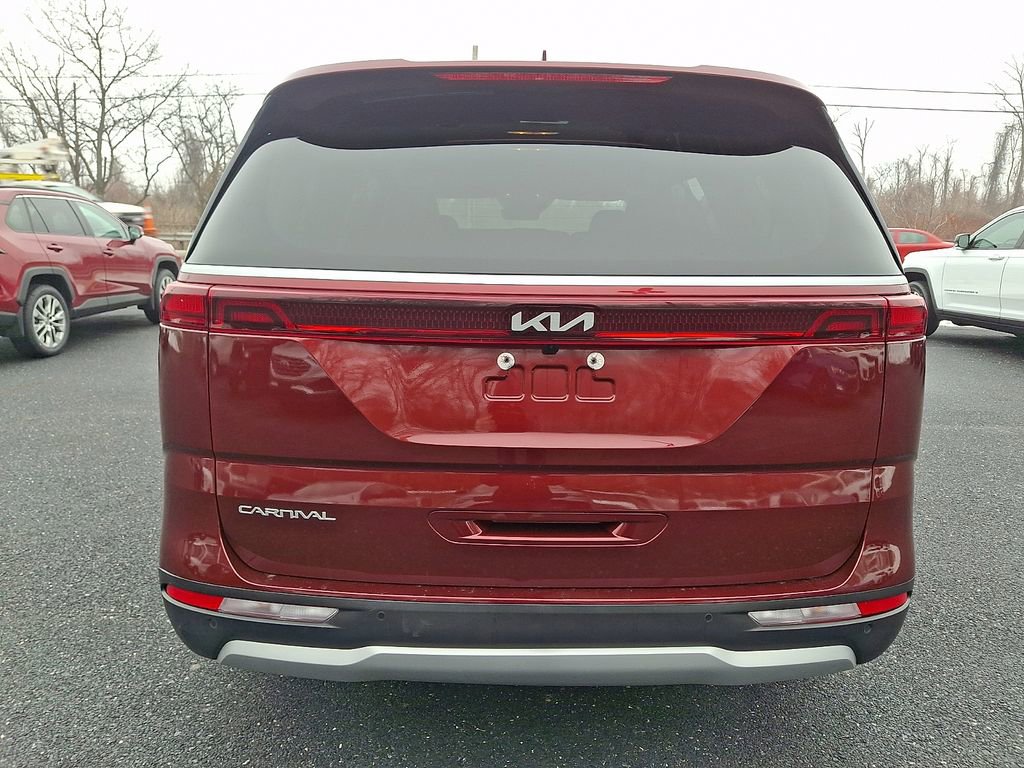 Used 2024 Kia Carnival LX image 9