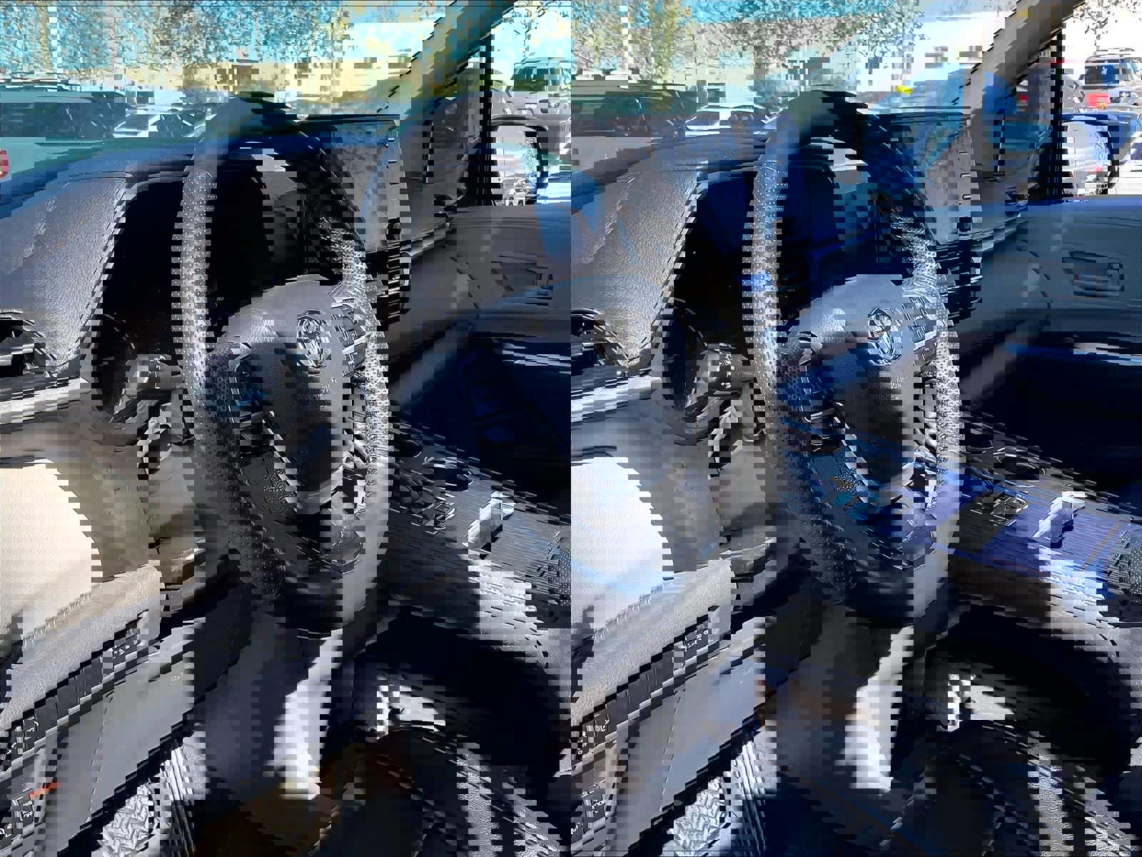 Used 2021 Toyota Sienna LE image 15