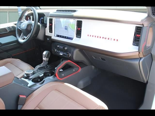 Used 2024 Ford Bronco Heritage Edition image 10