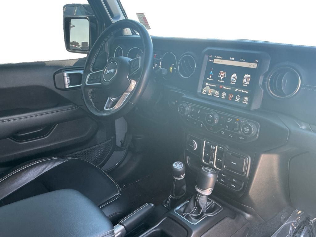 Used 2022 Jeep Wrangler Unlimited Sahara w/ Cold Weather Group AWD/4WD image 16
