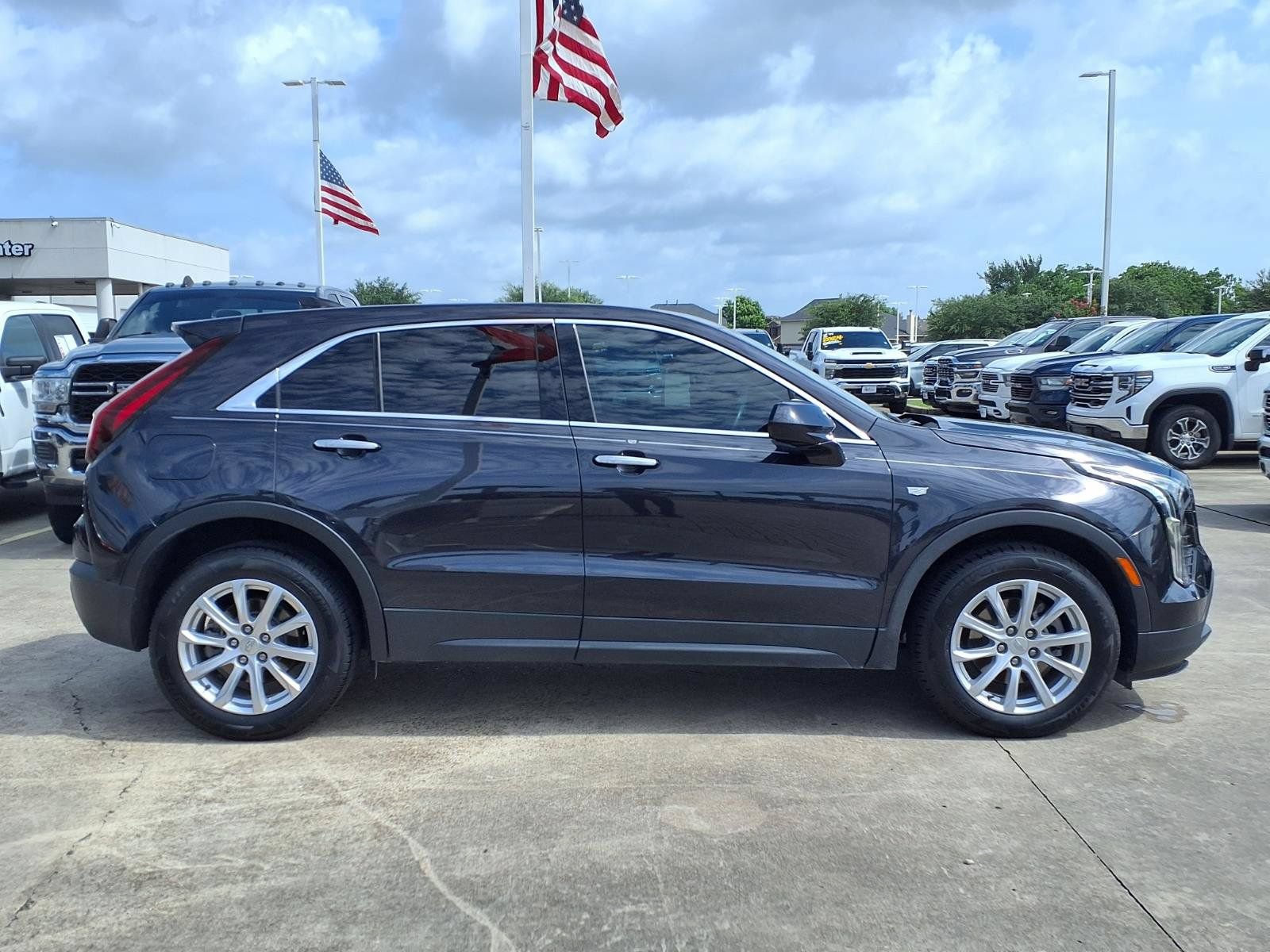 Used 2022 Cadillac XT4 Luxury FWD image 4