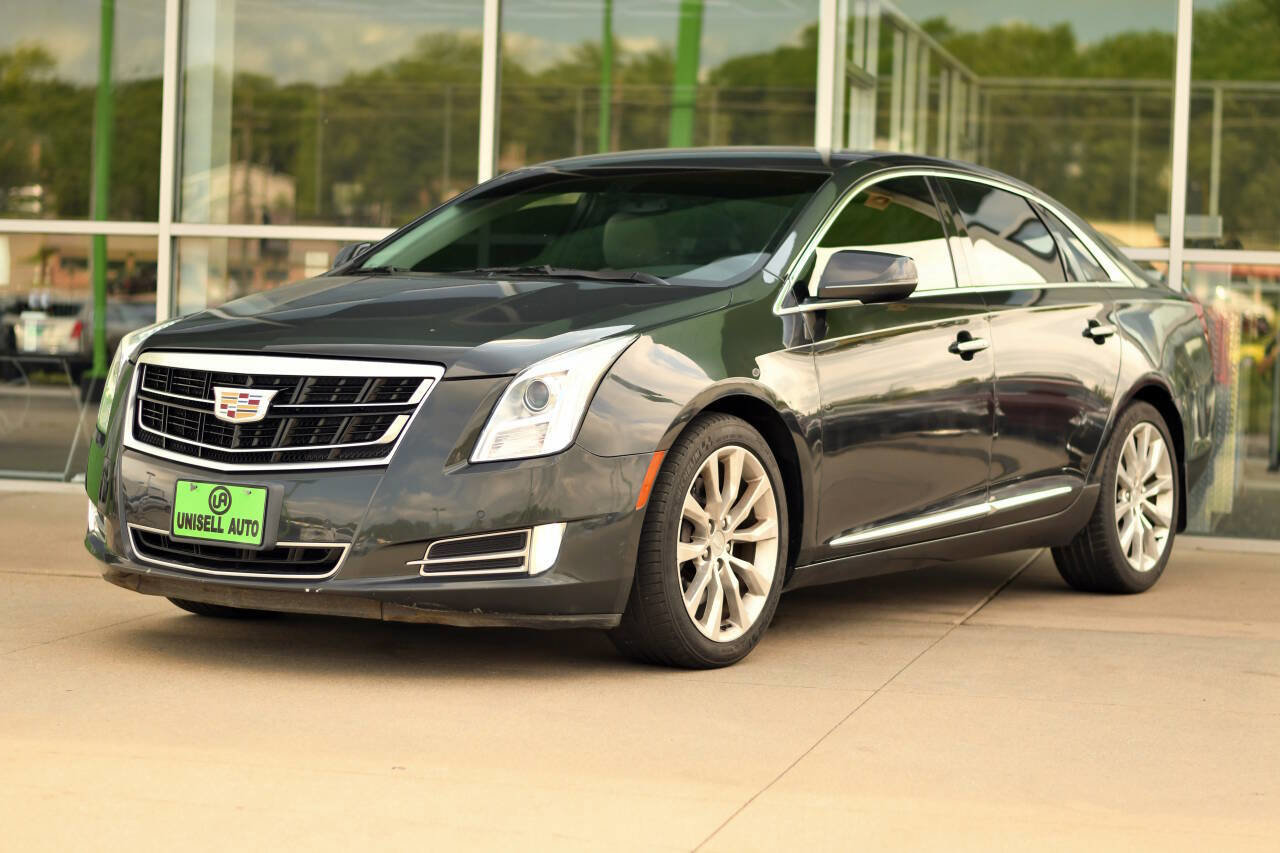 Used 2016 Cadillac XTS Luxury image 3