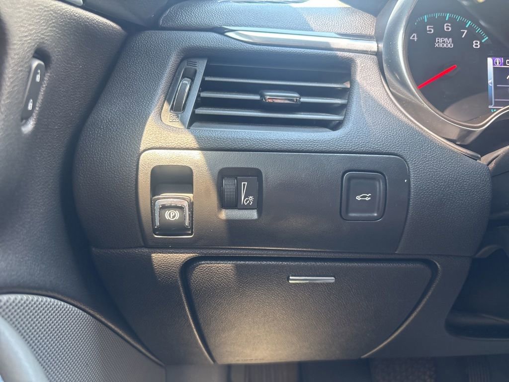 Used 2018 Chevrolet Impala LT FWD image 24