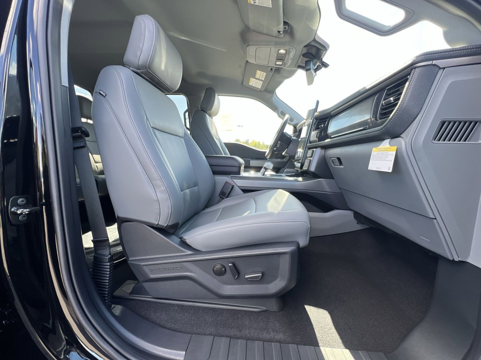 New 2025 Ford F150 Lightning Flash image 26