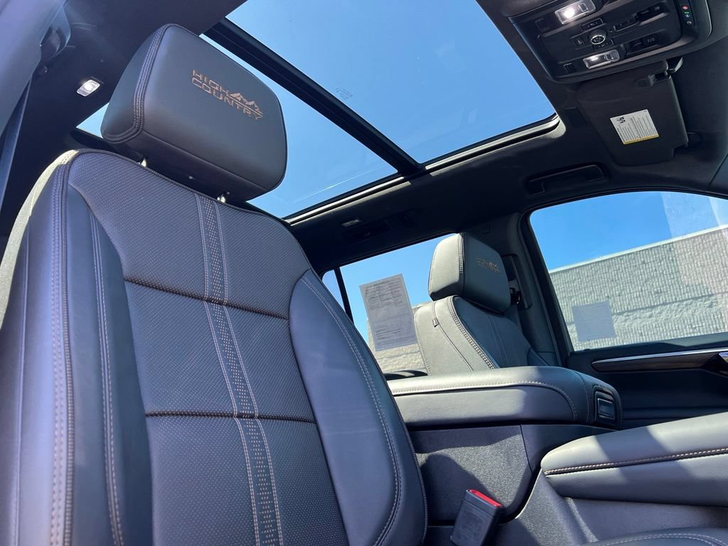 Used 2025 Chevrolet Tahoe High Country AWD/4WD image 24