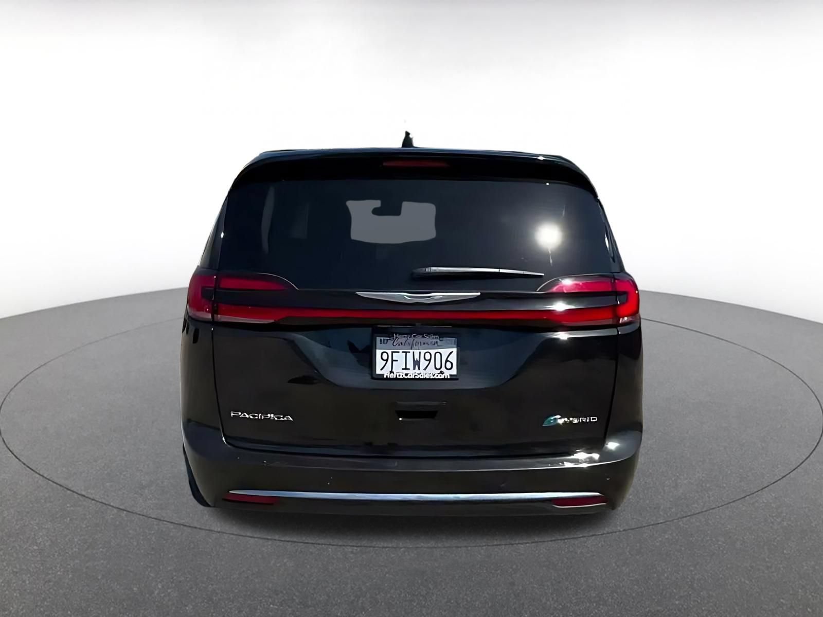 Used 2023 Chrysler Pacifica Limited FWD image 12