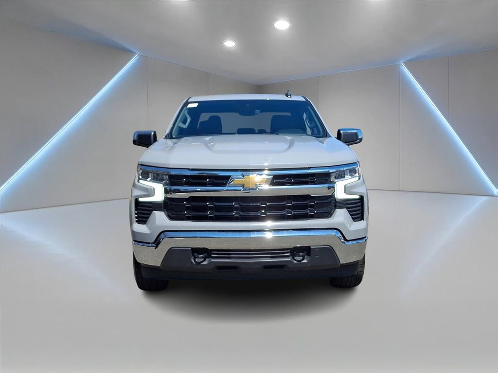 Used 2024 Chevrolet Silverado 1500 LT image 2