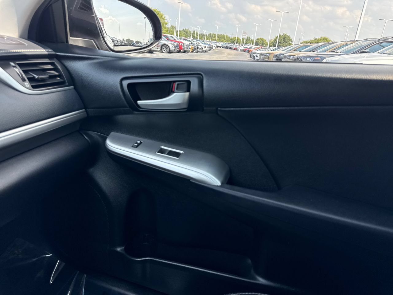 Used 2013 Toyota Camry SE FWD image 28
