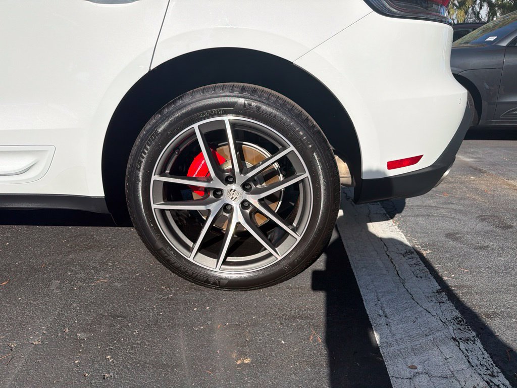 Certified 2026 Porsche Macan S AWD/4WD image 11