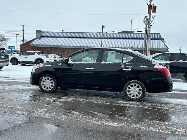 Used 2018 Nissan Versa SV image 4