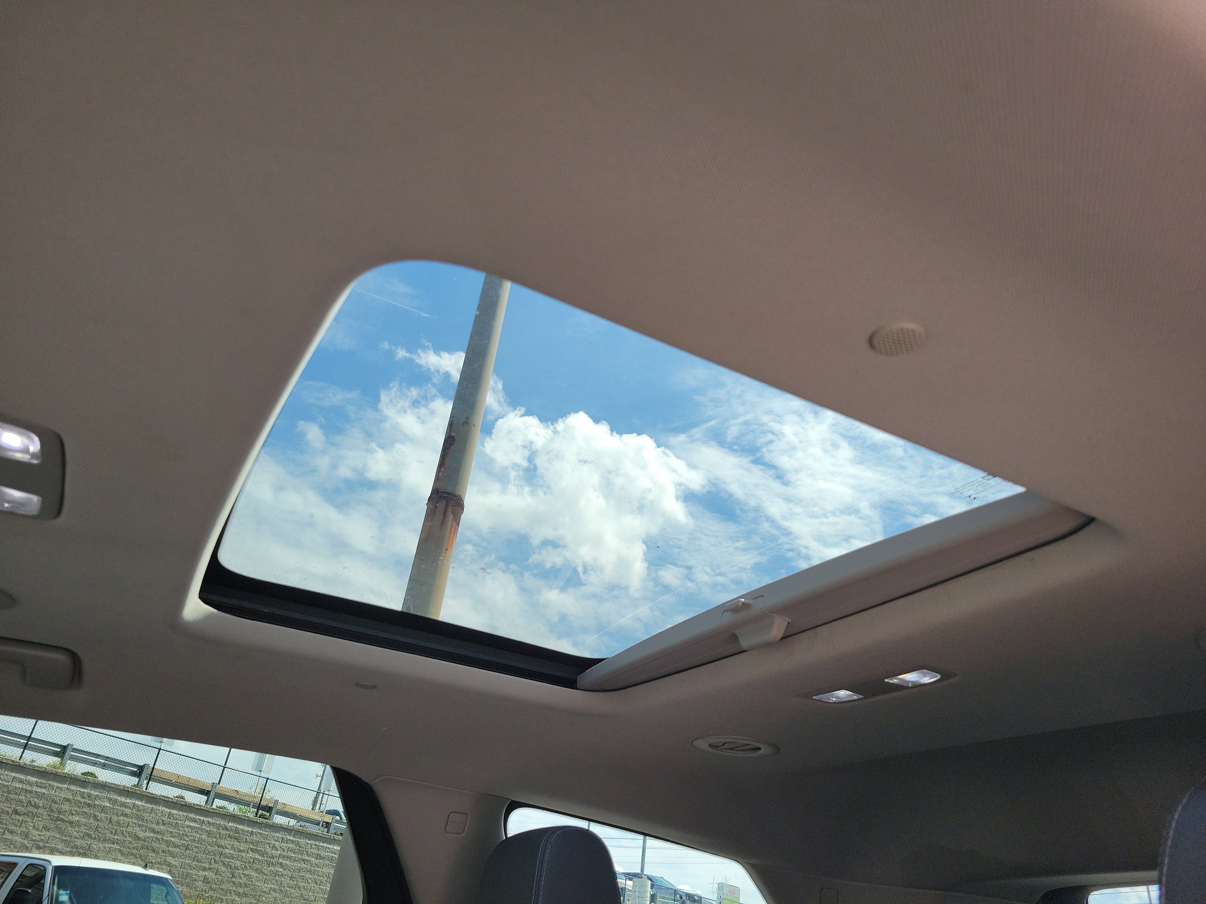 Used 2019 Buick Enclave Essence image 11