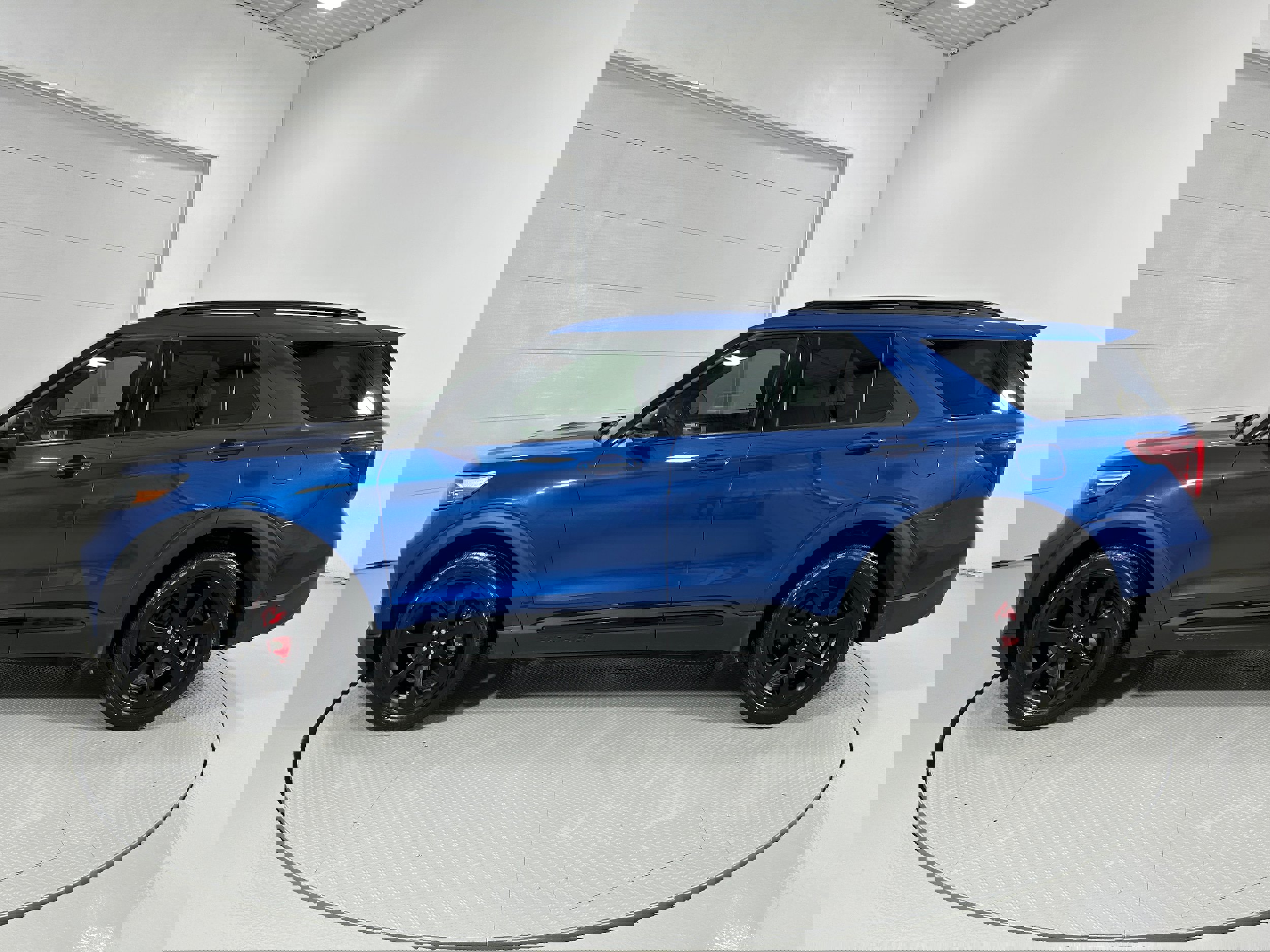 Used 2020 Ford Explorer ST w/ ST Street Pack image 21