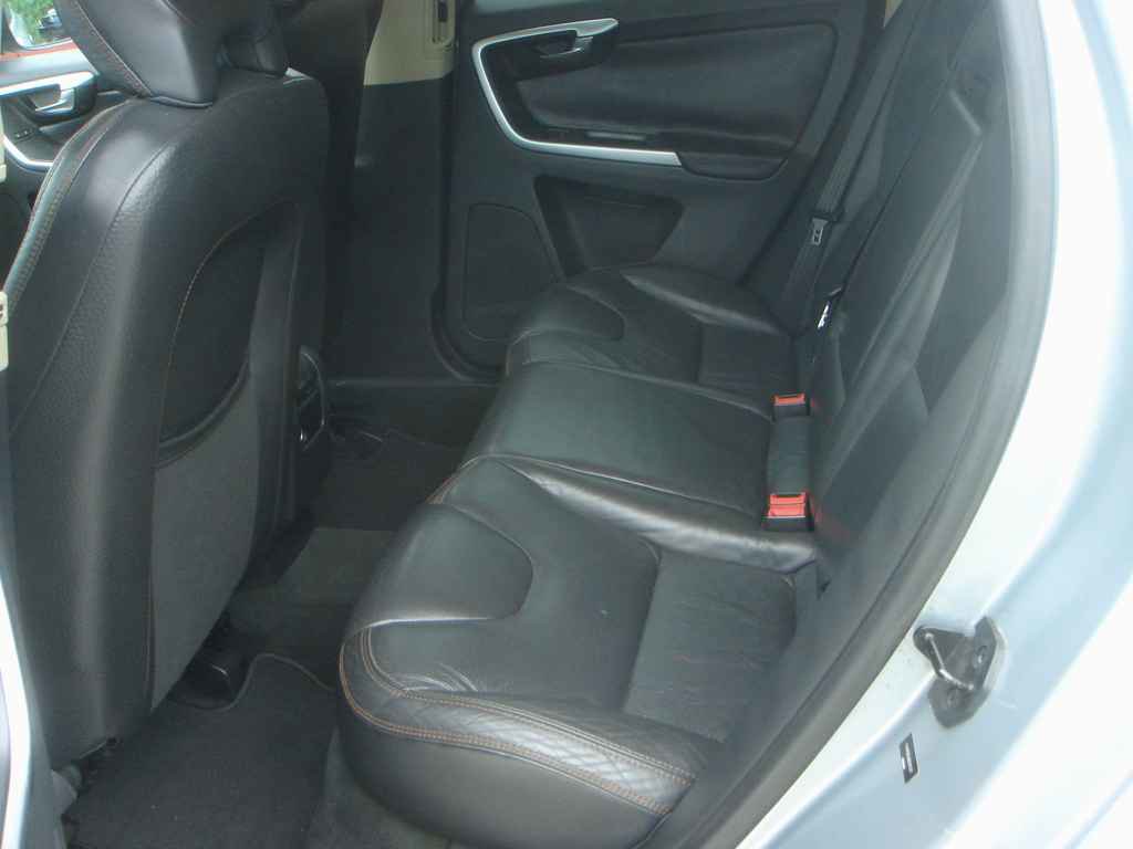 Used 2011 Volvo XC60 3.2 R-Design image 6