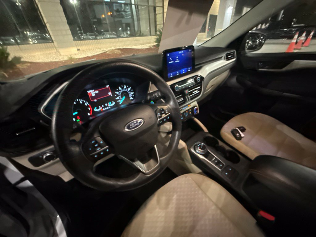 Used 2022 Ford Escape SE FWD image 13