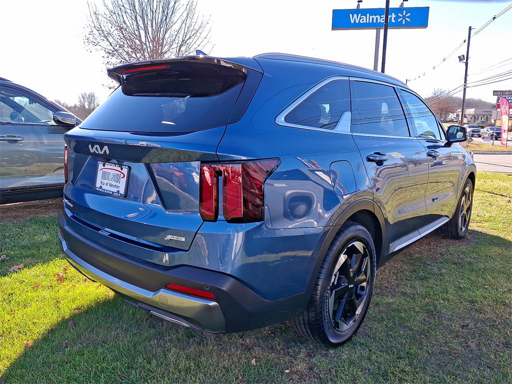 Certified 2025 Kia Sorento EX w/ EX Panoramic Sunroof Package image 17